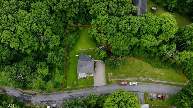 6 Pine St E, Vernon Twp., NJ 07422