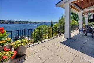 8066 Avalon Place, Mercer Island, WA 98040