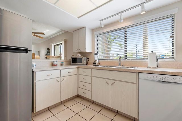6703 MIDNIGHT PASS ROAD 101, Sarasota, FL 34242