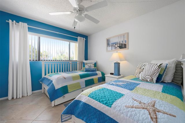 6703 MIDNIGHT PASS ROAD 101, Sarasota, FL 34242
