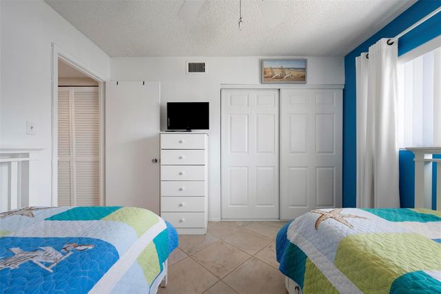 6703 MIDNIGHT PASS ROAD 101, Sarasota, FL 34242