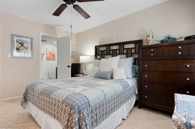 6703 MIDNIGHT PASS ROAD 101, Sarasota, FL 34242