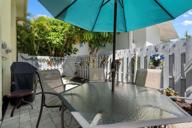 6703 MIDNIGHT PASS ROAD 101, Sarasota, FL 34242