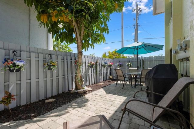 6703 MIDNIGHT PASS ROAD 101, Sarasota, FL 34242