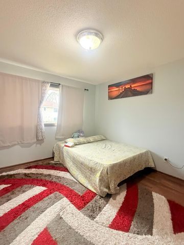 8225 June Avenue N, Brooklyn Park, MN 55443