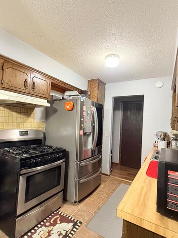 8225 June Avenue N, Brooklyn Park, MN 55443
