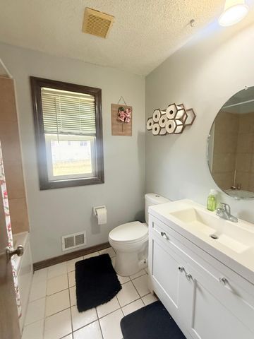 8225 June Avenue N, Brooklyn Park, MN 55443