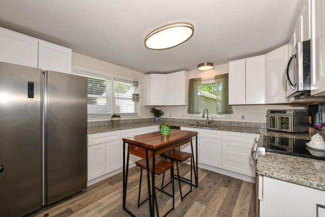 1304 N Grandview BOULEVARD, Waukesha, WI 53188