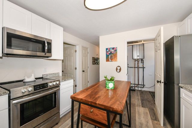 1304 N Grandview BOULEVARD, Waukesha, WI 53188