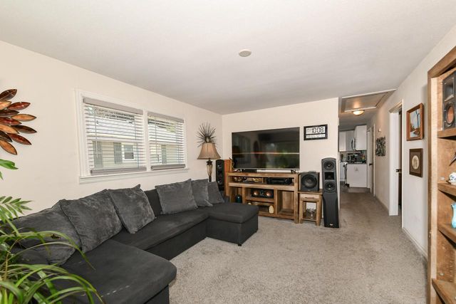 1304 N Grandview BOULEVARD, Waukesha, WI 53188