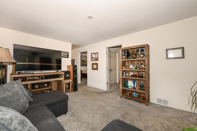 1304 N Grandview BOULEVARD, Waukesha, WI 53188
