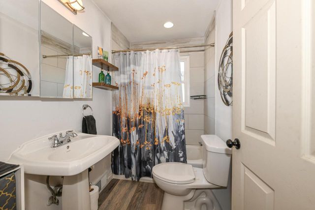 1304 N Grandview BOULEVARD, Waukesha, WI 53188
