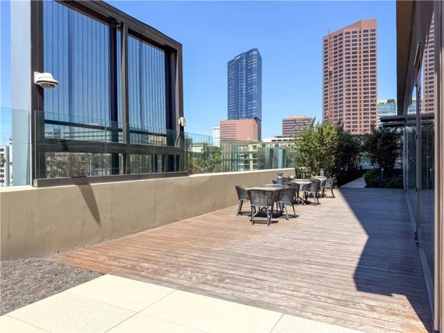 889 Francisco 2502, Los Angeles, CA 90017