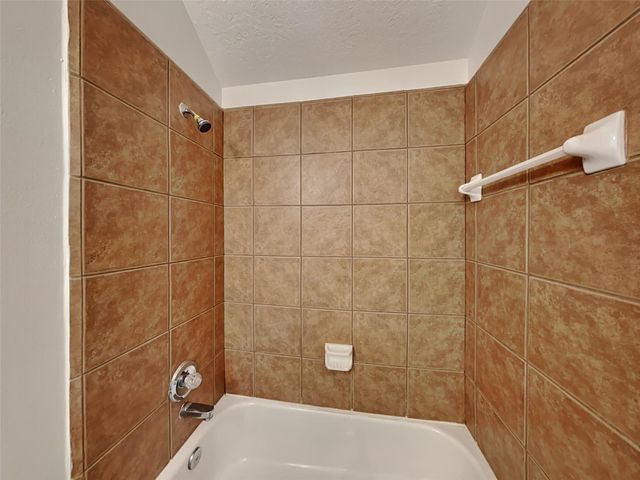 11919 Lois Lane, Pinehurst, TX 77362