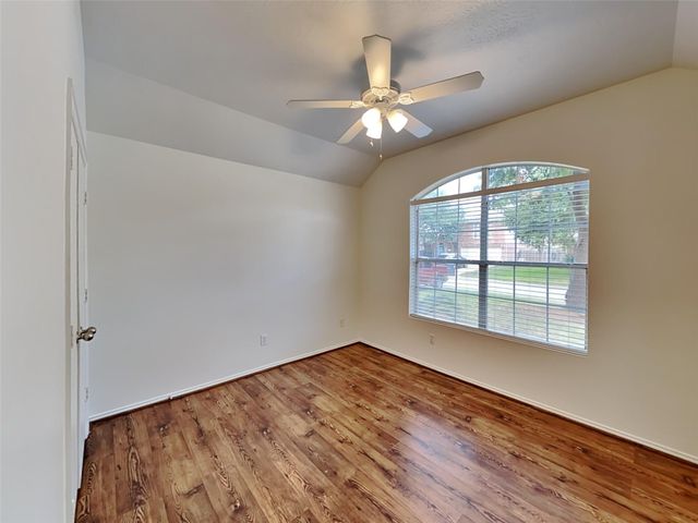 11919 Lois Lane, Pinehurst, TX 77362