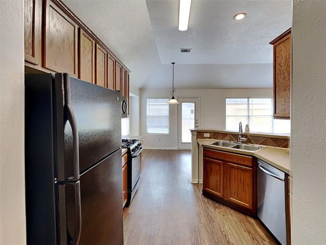 11919 Lois Lane, Pinehurst, TX 77362