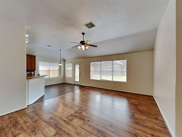 11919 Lois Lane, Pinehurst, TX 77362