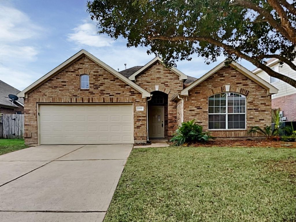 11919 Lois Lane, Pinehurst, TX 77362