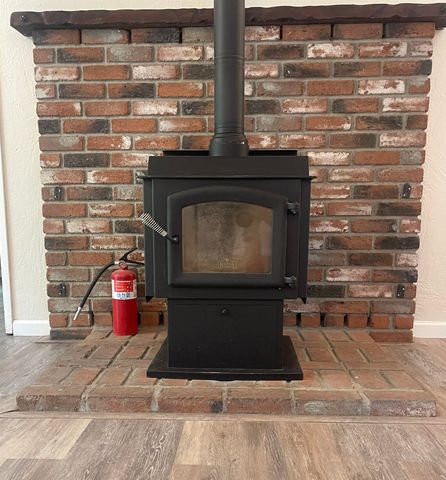 302 Mountain View Road, Calpine, CA 96124