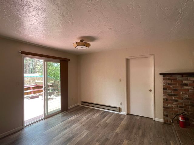 302 Mountain View Road, Calpine, CA 96124