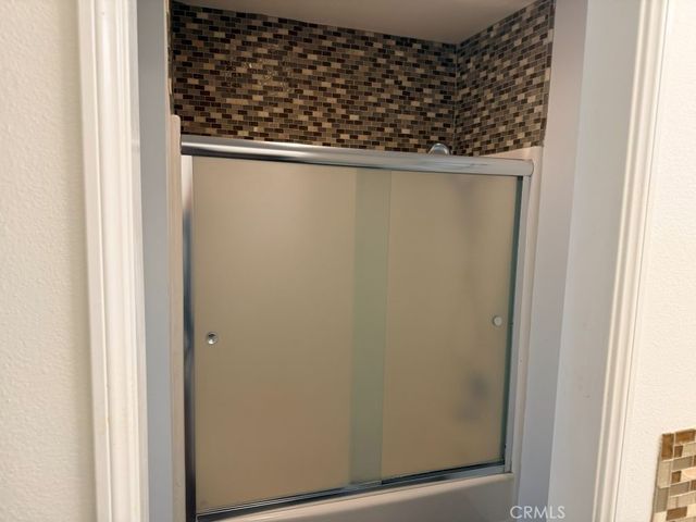8601 International 265, Canoga Park, CA 91304