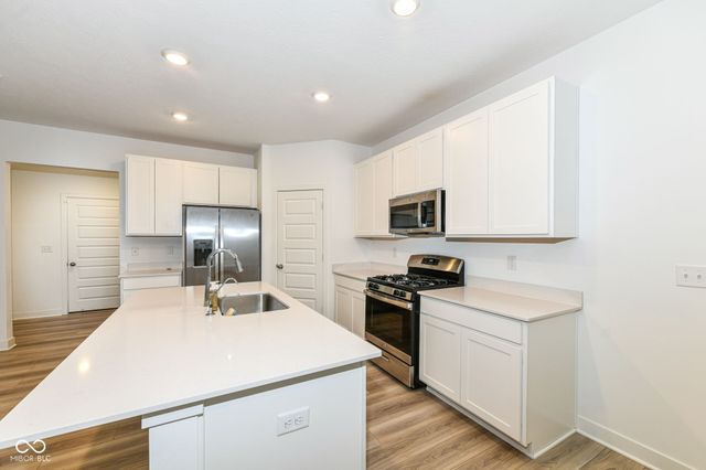7199 Governors Row, Avon, IN 46123