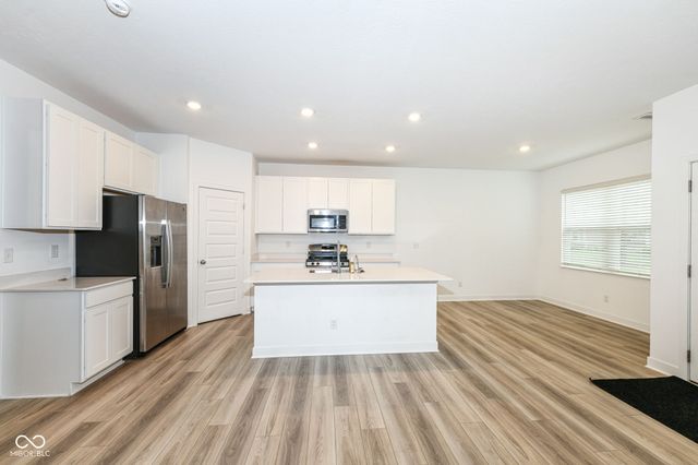 7199 Governors Row, Avon, IN 46123