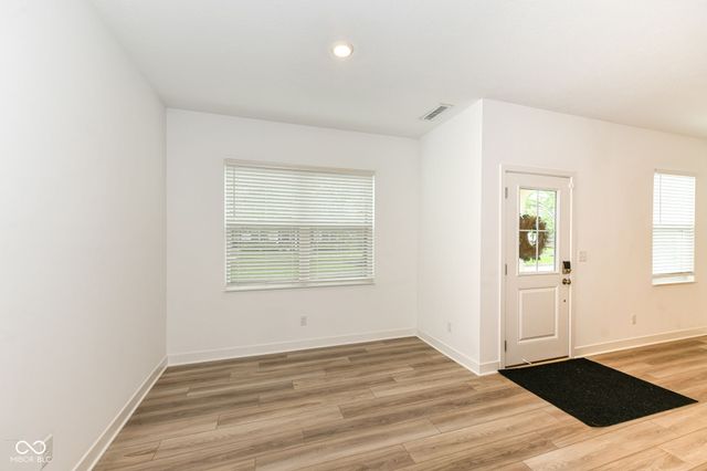 7199 Governors Row, Avon, IN 46123