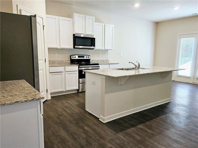 274 Walnut Grove Way, Pendergrass, GA 30567
