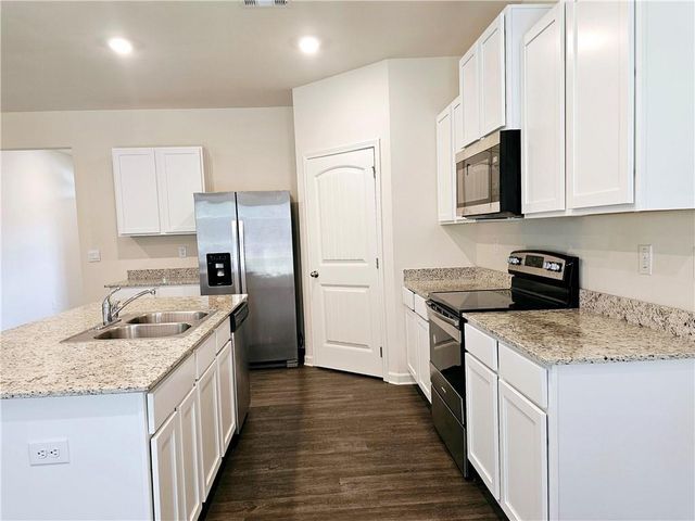 274 Walnut Grove Way, Pendergrass, GA 30567