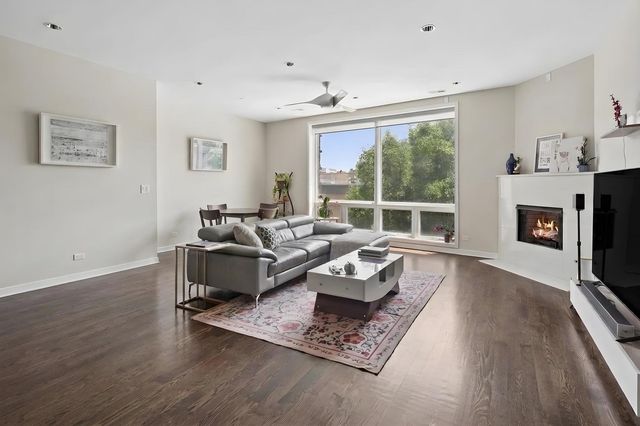 2136 W North Avenue 3W, Chicago, IL 60647