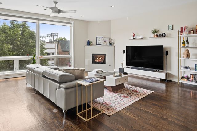 2136 W North Avenue 3W, Chicago, IL 60647