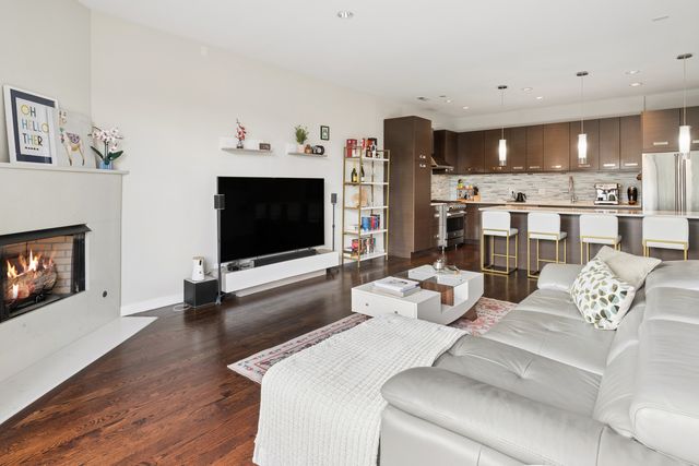 2136 W North Avenue 3W, Chicago, IL 60647