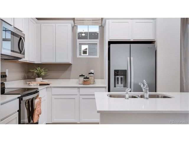 9821 Bahama St, Commerce City, CO 80022