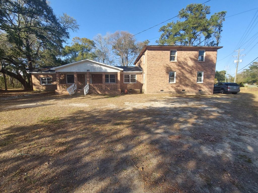 Image 1 of property listing at 2204 Rifle Range Road, Mount Pleasant, SC 29466