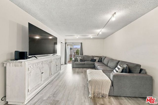3166 S Sepulveda Boulevard 6, Los Angeles, CA 90034