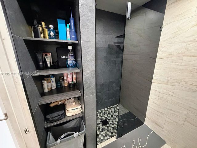 1100 SW 109th Ave, Pembroke Pines, FL 33025