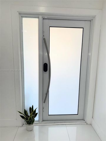 1100 SW 109th Ave, Pembroke Pines, FL 33025