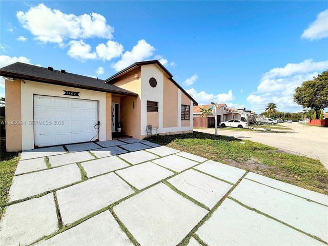 1100 SW 109th Ave, Pembroke Pines, FL 33025