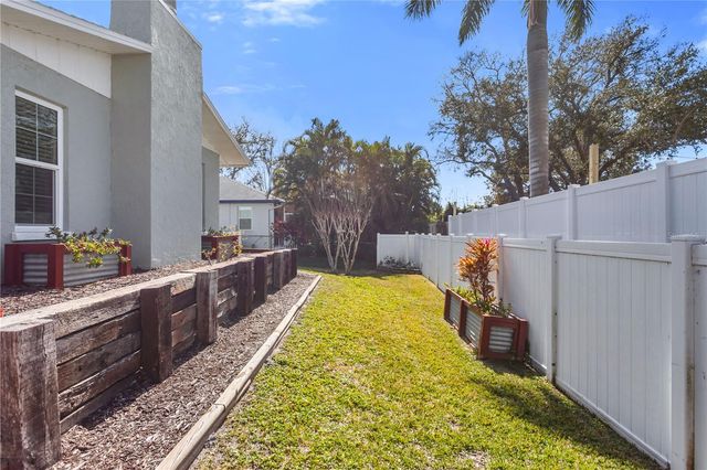 1012 78TH STREET NW, Bradenton, FL 34209