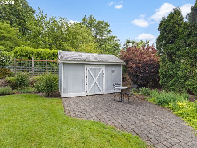 5025 Sw VERMONT St, Portland, OR 97219