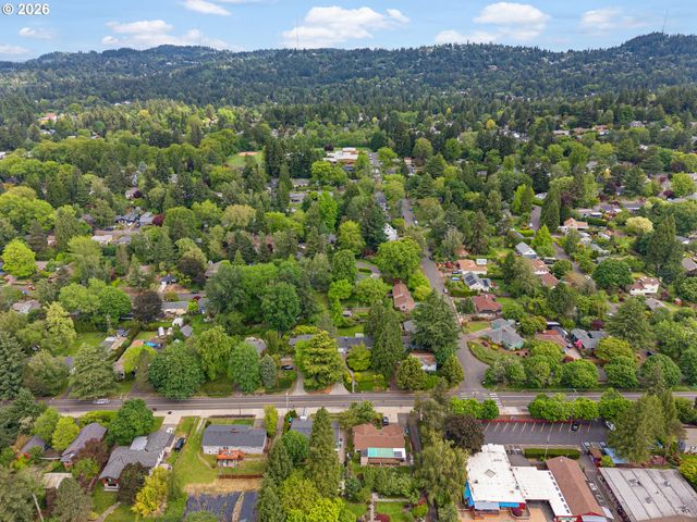 5025 Sw VERMONT St, Portland, OR 97219