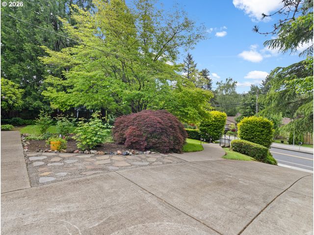 5025 Sw VERMONT St, Portland, OR 97219
