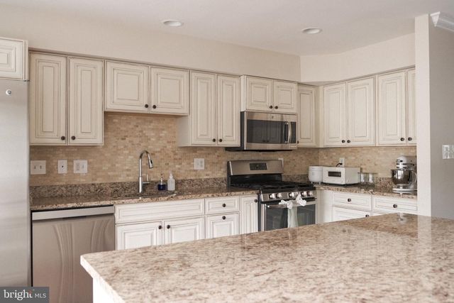 6316 JOHN CHARLES LNDG, Centreville, VA 20121