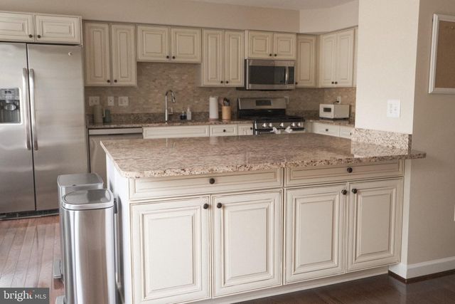 6316 JOHN CHARLES LNDG, Centreville, VA 20121