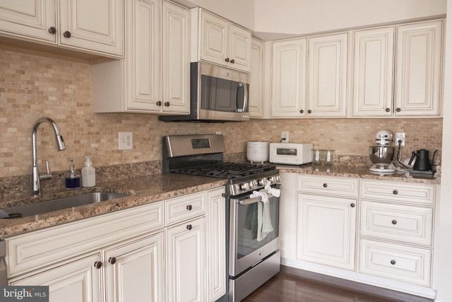 6316 JOHN CHARLES LNDG, Centreville, VA 20121