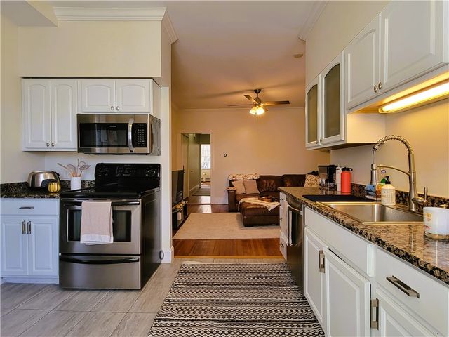 102 Broadway 2B, Newport, RI 02840