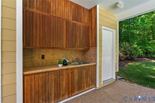 2855 Oak Point Ln, Richmond, VA 23233
