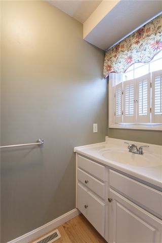 5804 Post Road 8, Warwick, RI 02818