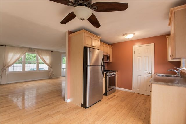 5804 Post Road 8, Warwick, RI 02818